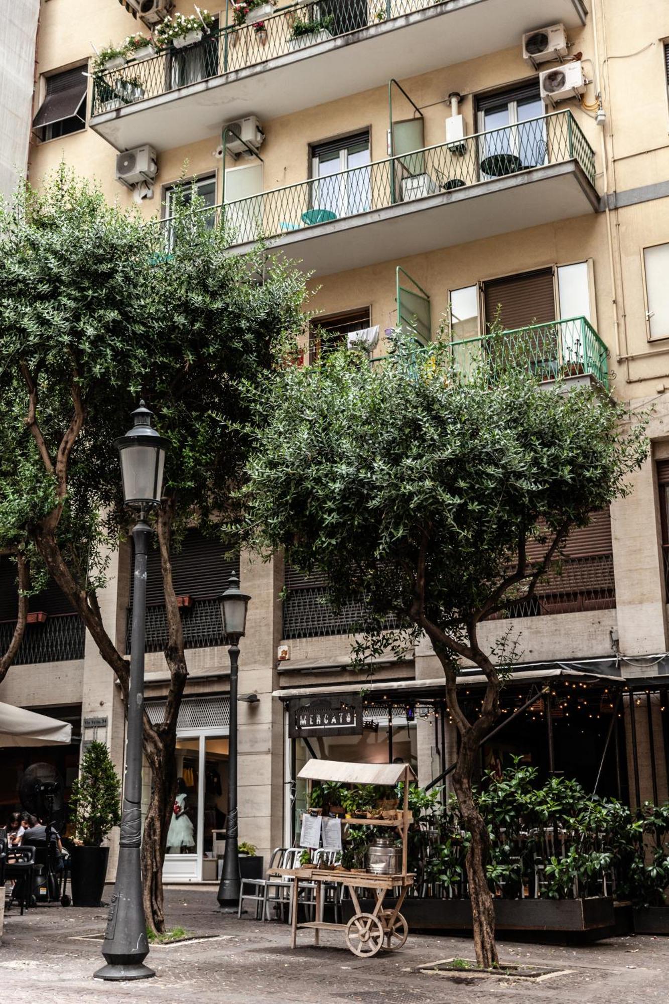 Velia34 Bed & Breakfast Salerno Bagian luar foto