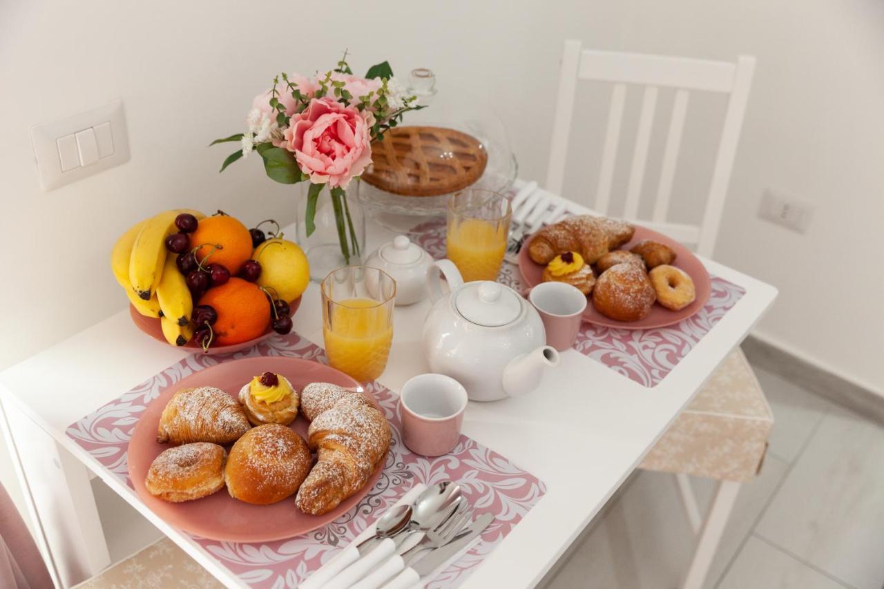 Velia34 Bed & Breakfast Salerno Bagian luar foto