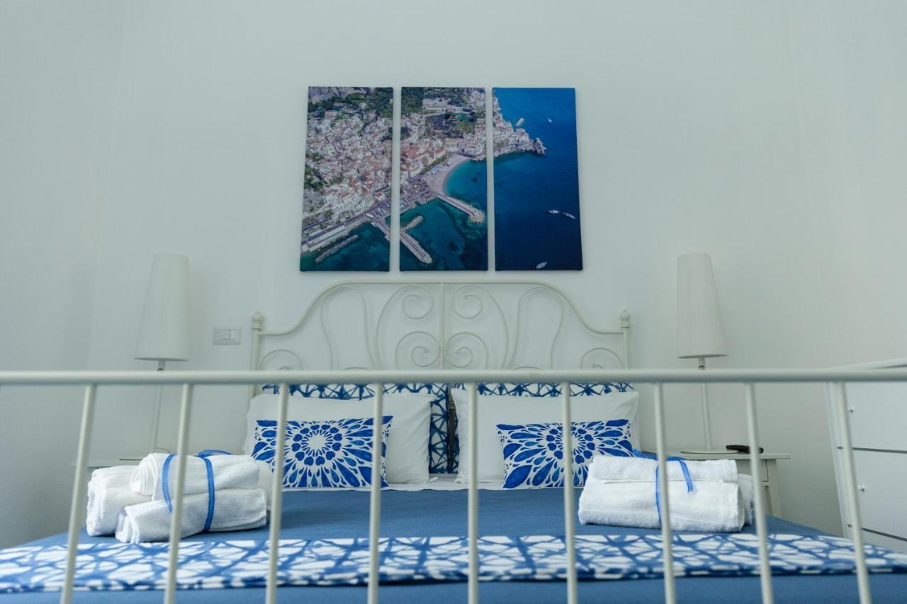 Velia34 Bed & Breakfast Salerno Bagian luar foto