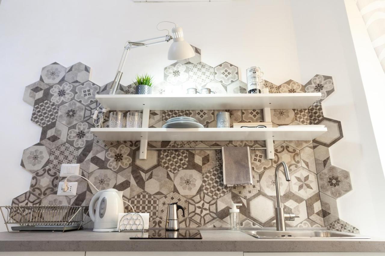 Velia34 Bed & Breakfast Salerno Bagian luar foto