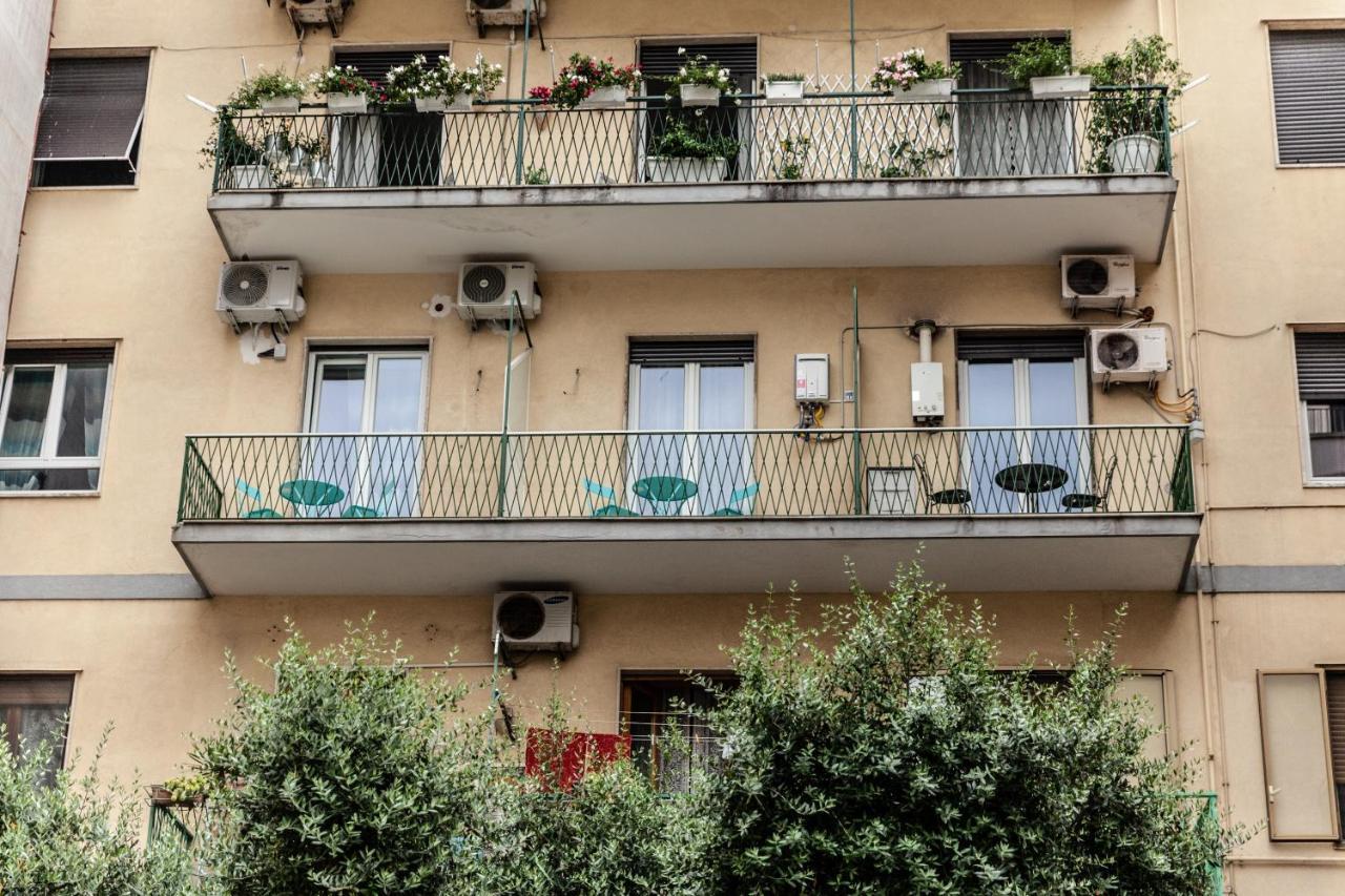 Velia34 Bed & Breakfast Salerno Bagian luar foto
