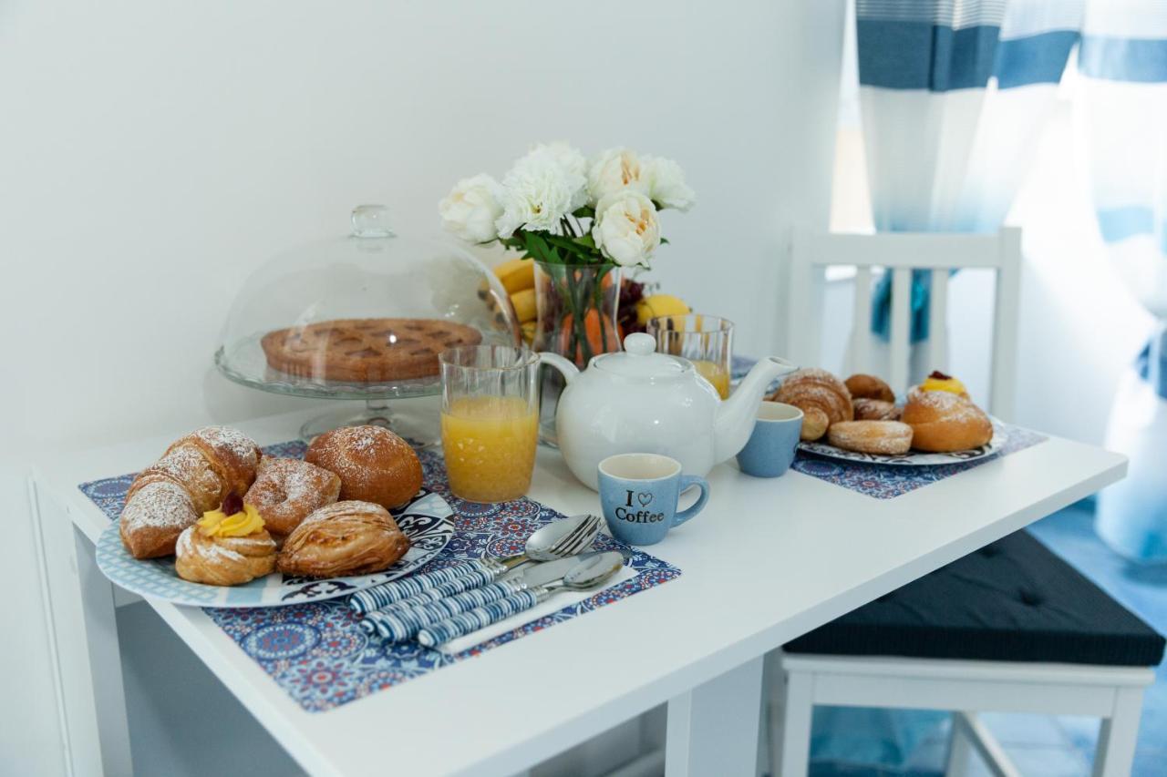 Velia34 Bed & Breakfast Salerno Bagian luar foto