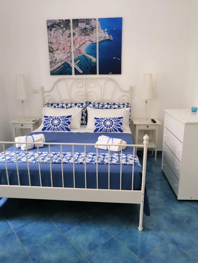 Velia34 Bed & Breakfast Salerno Bagian luar foto