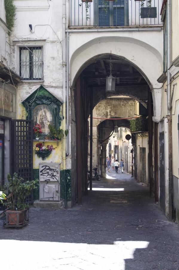 Velia34 Bed & Breakfast Salerno Bagian luar foto