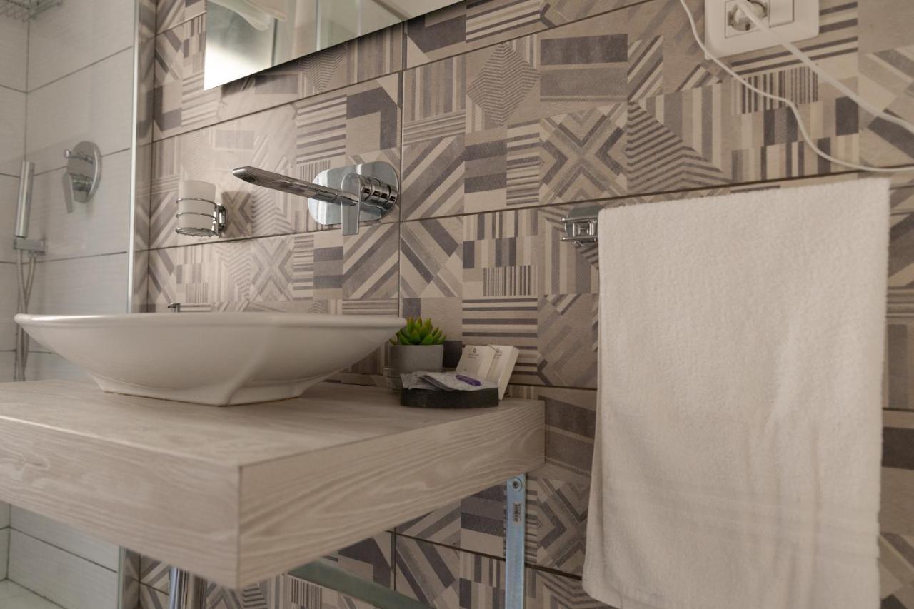 Velia34 Bed & Breakfast Salerno Bagian luar foto